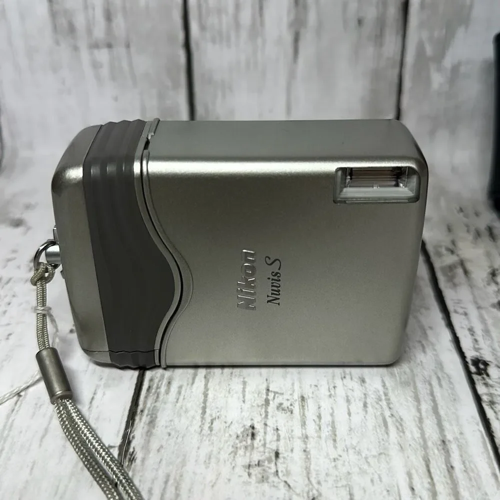 NIKON Nuvis S APS‎ Film 22.5 - 66mm Macro Camera Works Nikon Carrying Case